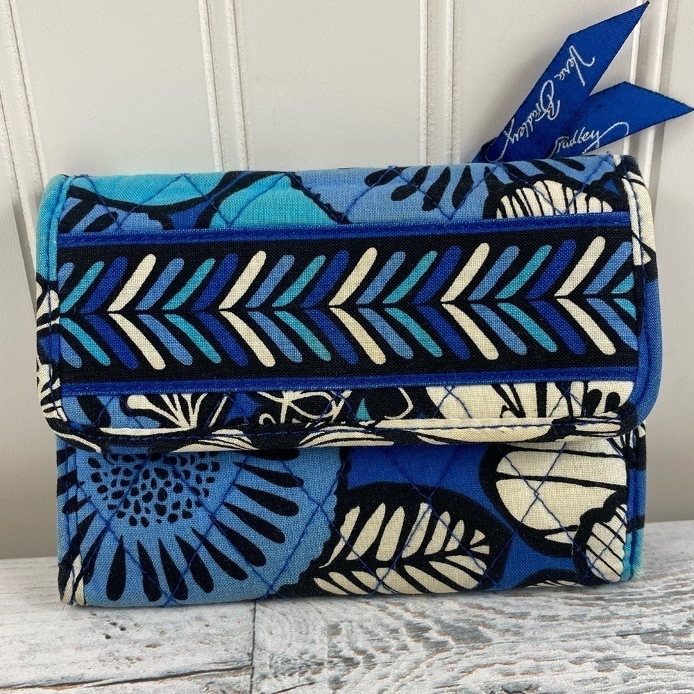 Vera Bradley‎ Fold Over Wallet